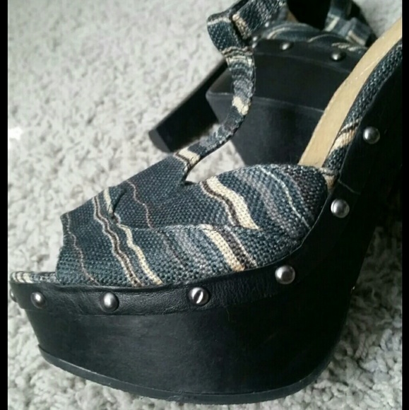 Limelight 6" T-Strap Heels | Size 8.5 - Picture 5 of 7